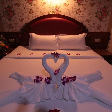 Taj Phuket Inn Patong Exterior photo
