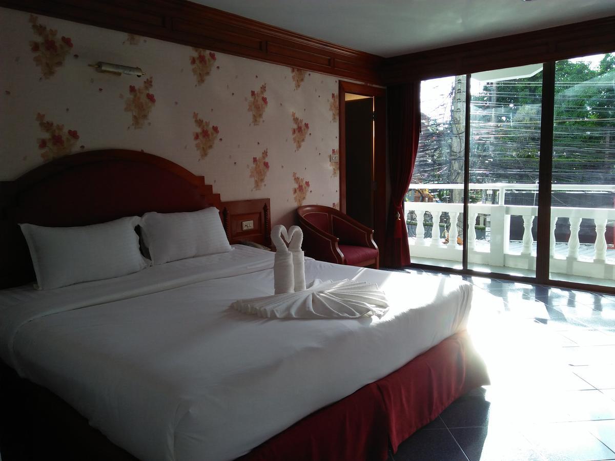 Taj Phuket Inn Patong Exterior photo