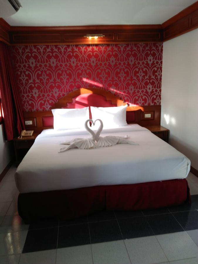 Taj Phuket Inn Patong Exterior photo